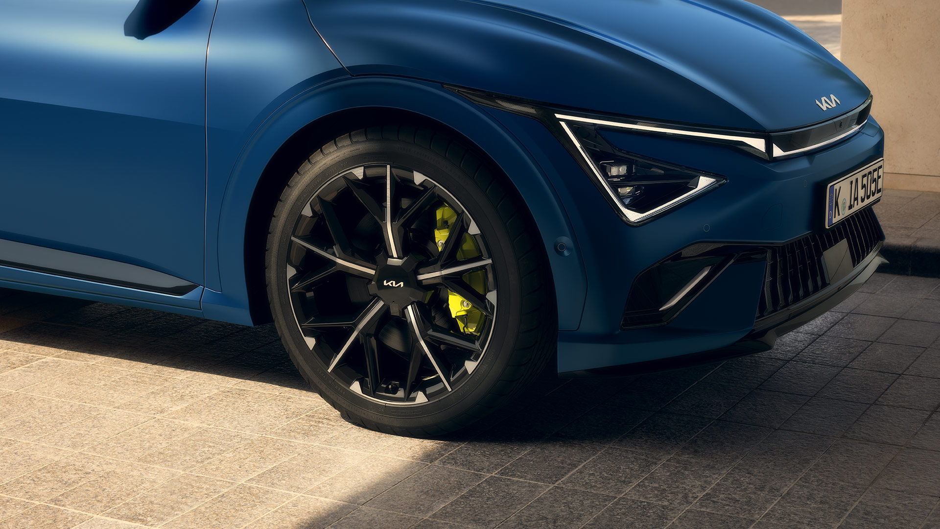 Stand-out wheel design