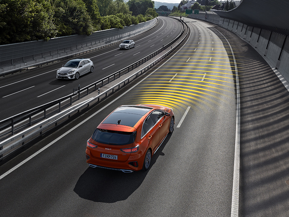 Kia Ceed – Udvidet motorvejsassistent (HDA) med navigationsbaseret intelligent fartpilot